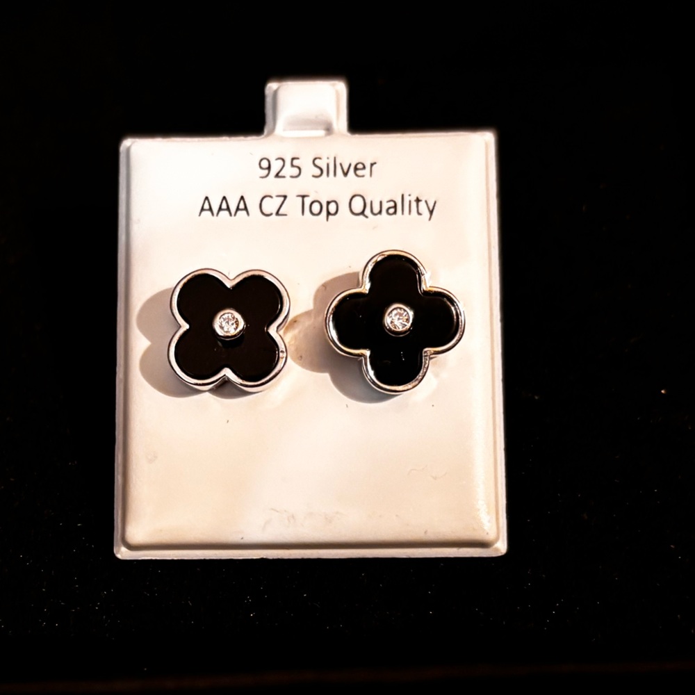 Elegant Black Silver Flower Earrings
